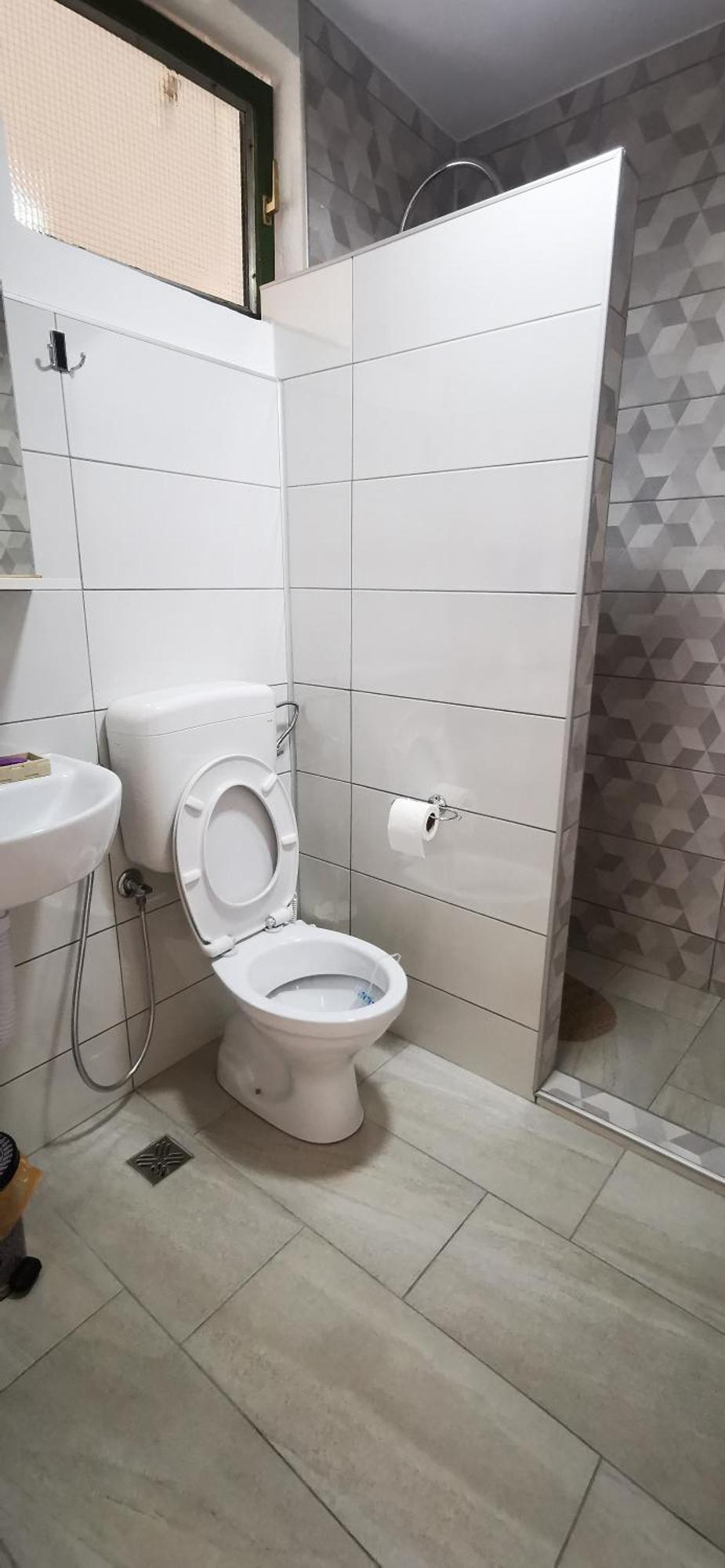 Rest & Recharge 4Bdr Apt- Free Parking, Ac & Garden Sarajevo Bagian luar foto