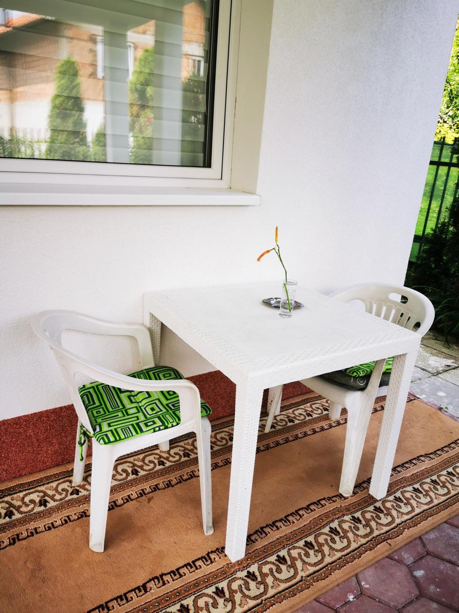 Rest & Recharge 4Bdr Apt- Free Parking, Ac & Garden Sarajevo Bagian luar foto