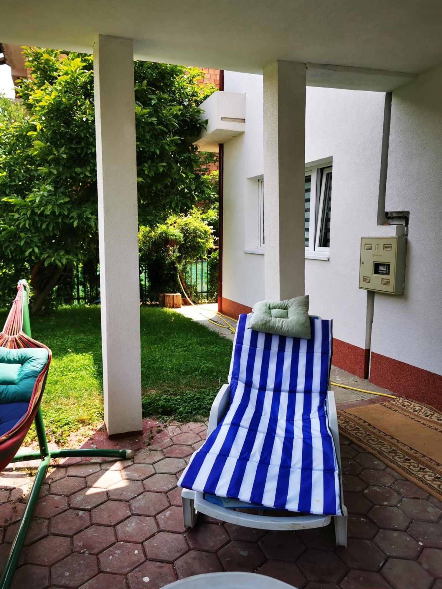 Rest & Recharge 4Bdr Apt- Free Parking, Ac & Garden Sarajevo Bagian luar foto