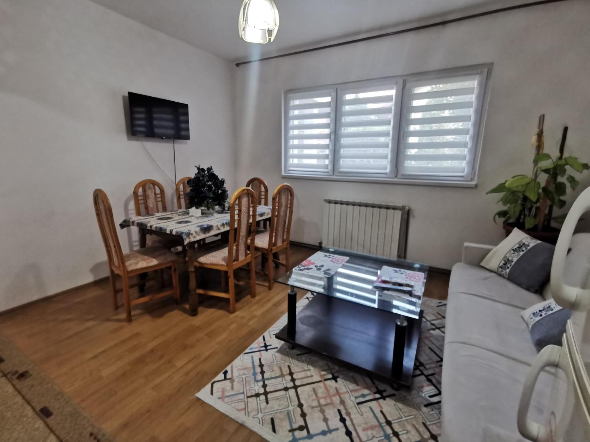Rest & Recharge 4Bdr Apt- Free Parking, Ac & Garden Sarajevo Bagian luar foto