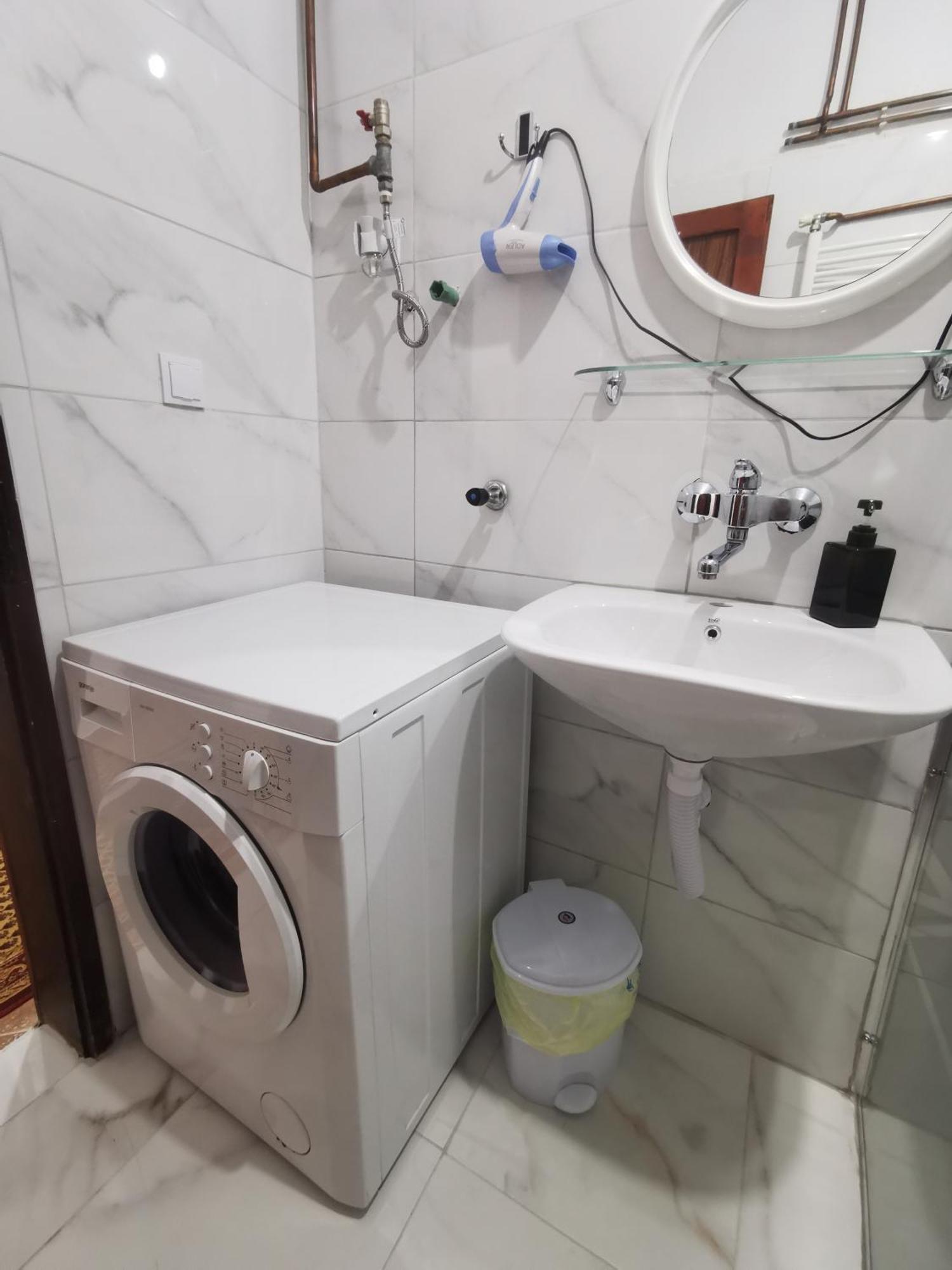 Rest & Recharge 4Bdr Apt- Free Parking, Ac & Garden Sarajevo Bagian luar foto